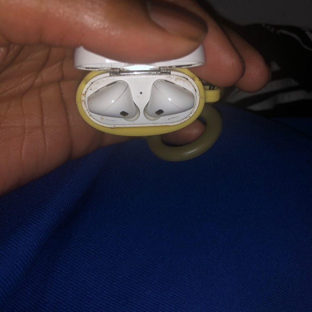 AirPods